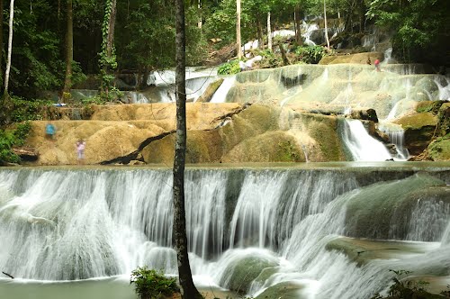 Moramo Waterfall