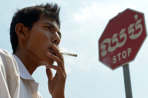กัมพูชาประกาศห้ามสูบบุหร
